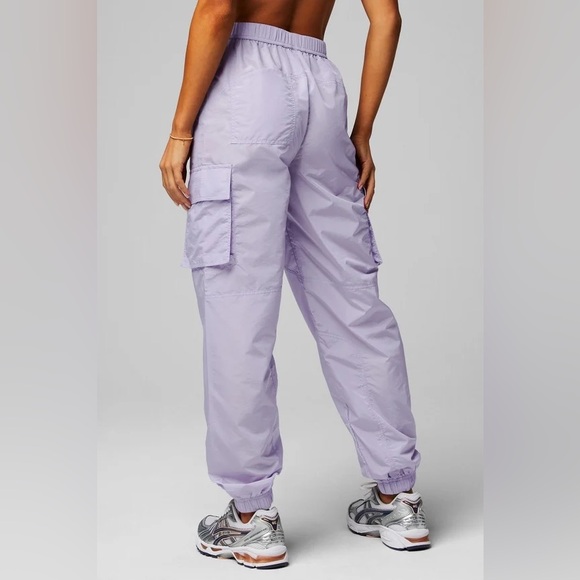 New Fabletics Parachute Pants Lightweight Cargo Jogger Lilac Lily Shine Size 1X - Picture 3 of 13